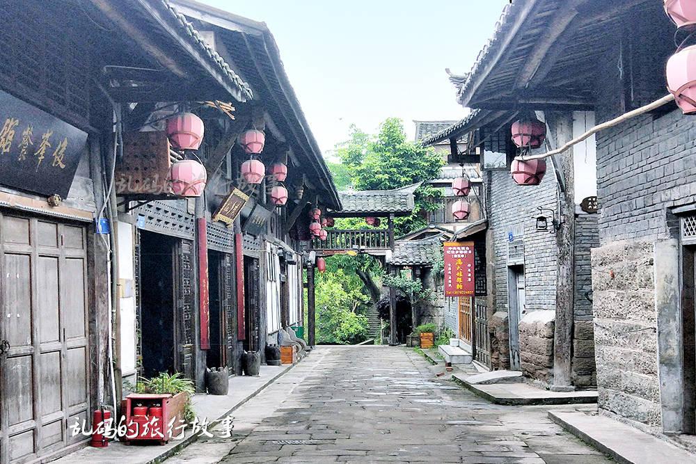 郭德纲认为于谦的表演值一个影帝和两箱啤酒、烤串不限量，你认可吗？